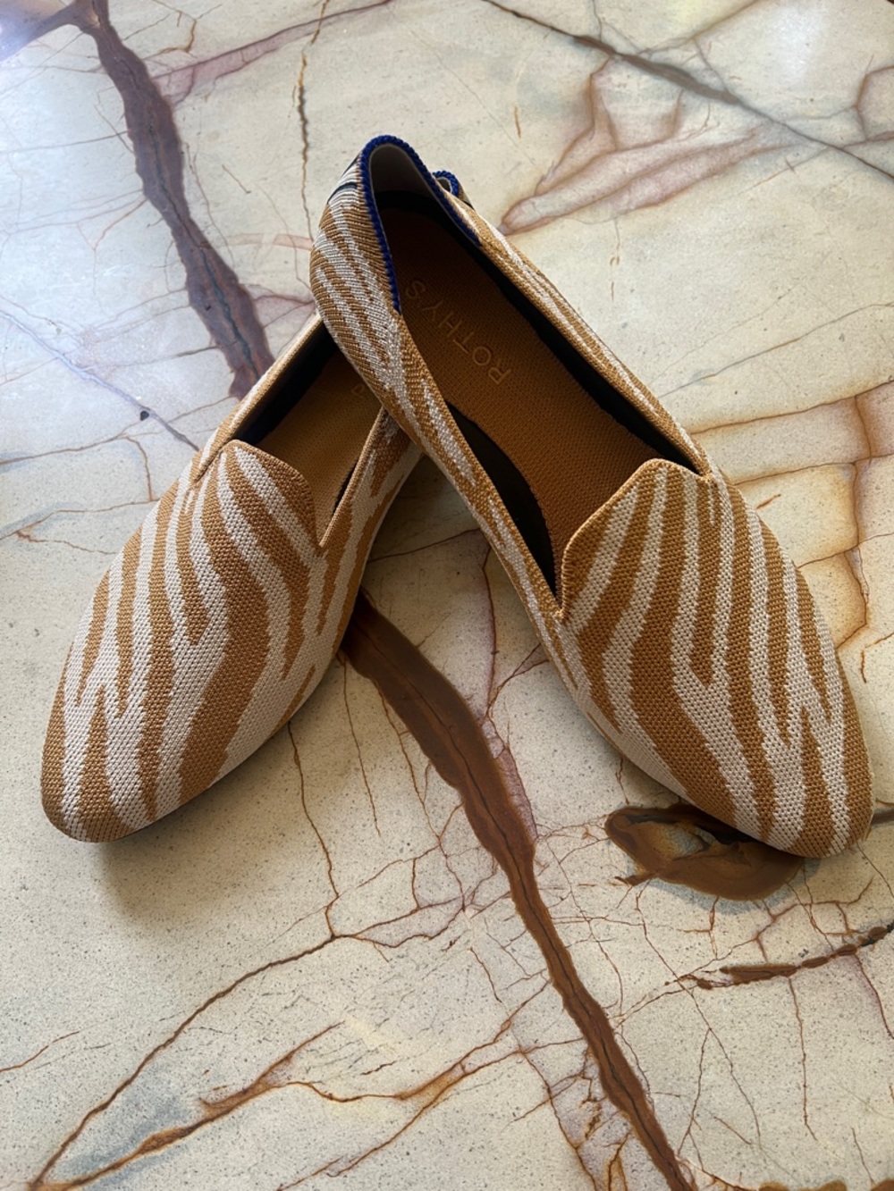 Rothy’s Almond Loafer 9.5 Zebra Almond Blue Heel Washable